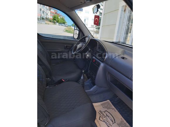 Peugeot Partner 1.9 D düşük km li 2001 Model