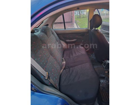 Sahibinden Hyundai Accent 1.3 LS 2000 Model  400.000 km Lacivert
