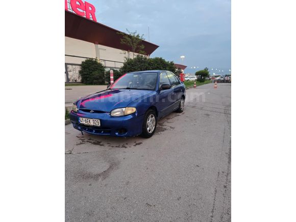 Sahibinden Hyundai Accent 1.3 LS 2000 Model  400.000 km Lacivert