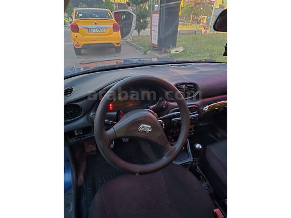 Sahibinden Hyundai Accent 1.3 LS 2000 Model  400.000 km Lacivert