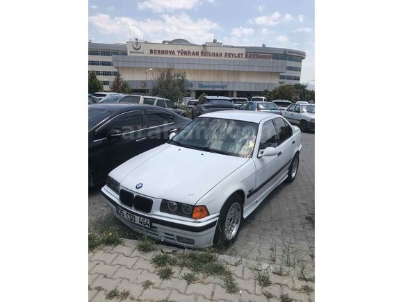 Sahibinden BMW 3 Serisi 318i Standart 1994 Model  374bin km Beyaz