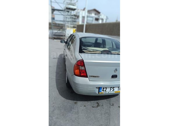 Sahibinden Renault Clio 1.4 RNA 2001 Model  213.000 km Gri (Gümüş)