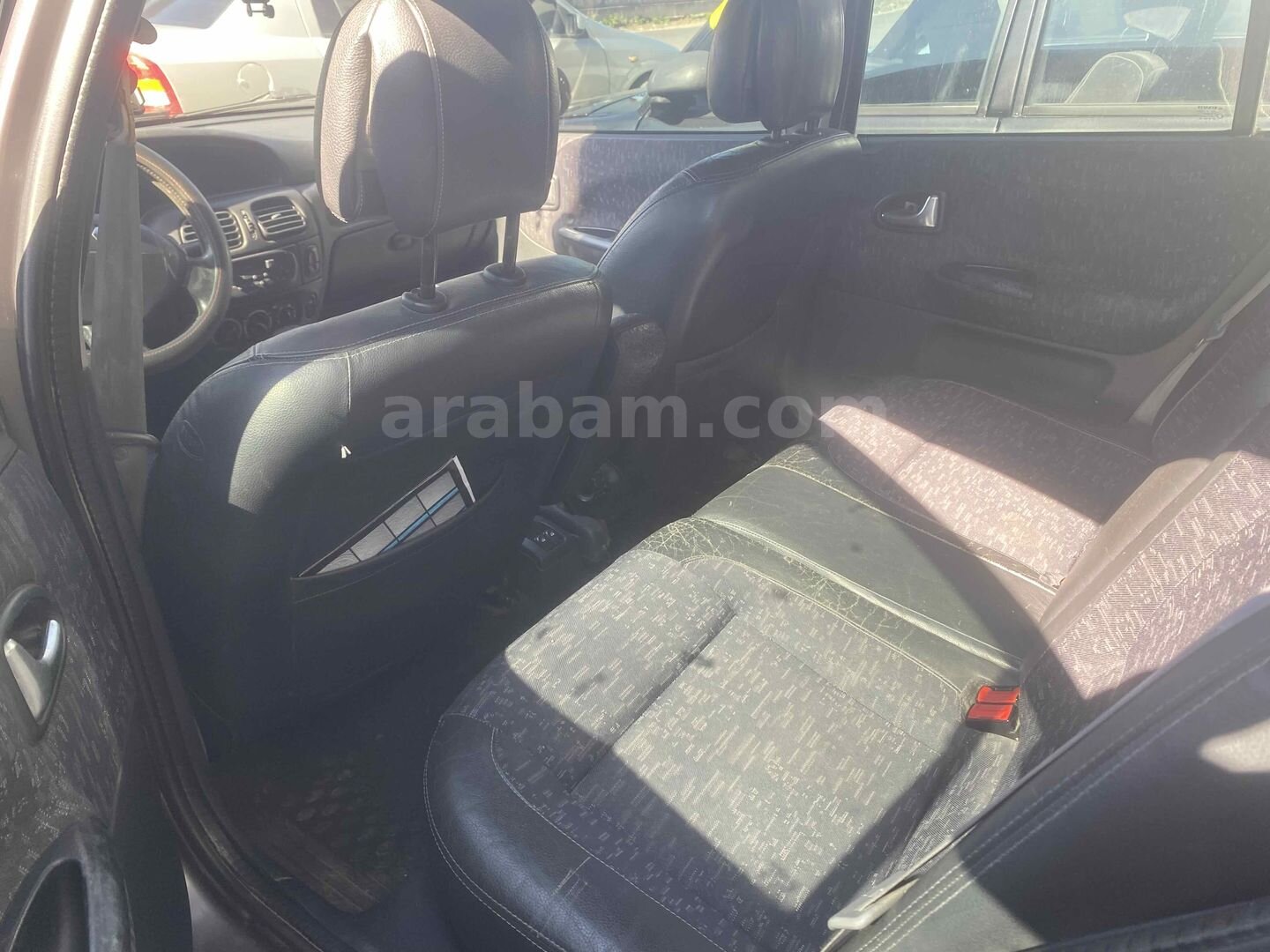Galeriden Renault Megane 1.6 RTE 2002 Model Sakarya 385.000 km Gri 3