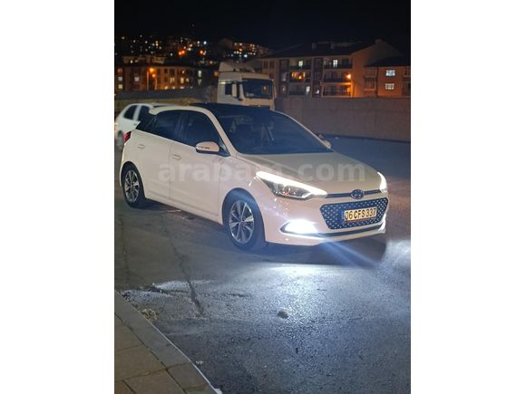 Sahibinden Hyundai i20 1.2 MPI Style 2015 Model