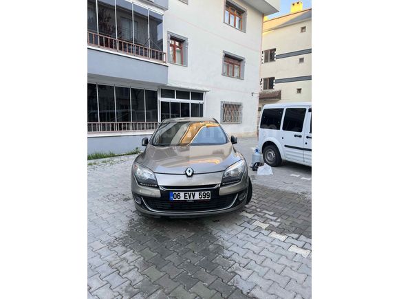 Sahibinden Renault Megane 1.5 dCi Icon 2012 Model 100.220 km Bej