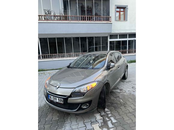 Sahibinden Renault Megane 1.5 dCi Icon 2012 Model 100.220 km Bej