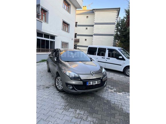 Sahibinden Renault Megane 1.5 dCi Icon 2012 Model 100.220 km Bej