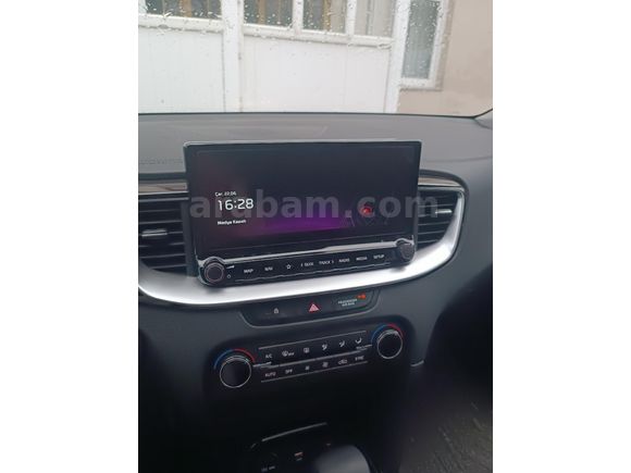 Sahibinden Kia XCeed 1.5 T-GDI Elegance 2025 Model