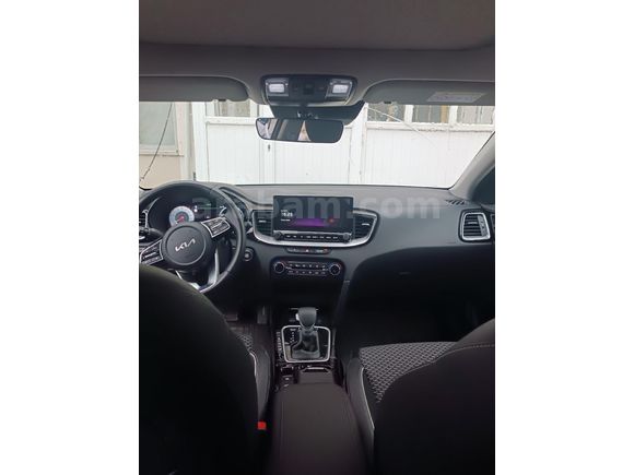 Sahibinden Kia XCeed 1.5 T-GDI Elegance 2025 Model