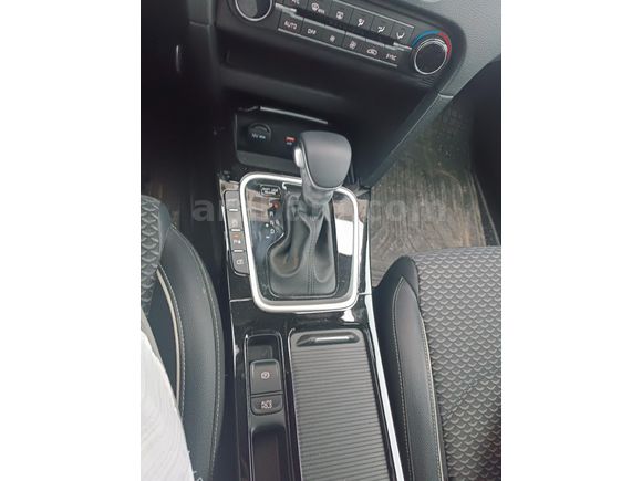 Sahibinden Kia XCeed 1.5 T-GDI Elegance 2025 Model