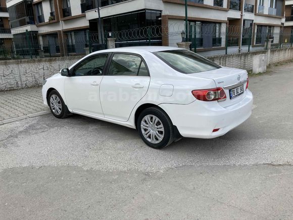 Öğretmenden 2011 corolla otomatik 