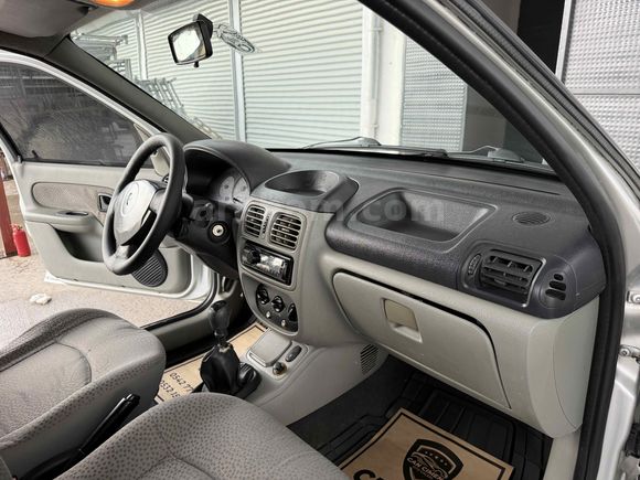Galeriden Renault Clio 1.5 dCi Authentique 2006 Model Muğla