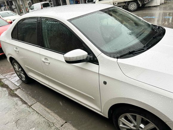 Sahibinden Skoda Rapid 1.4 TSI Elegance 2013 Model İzmir