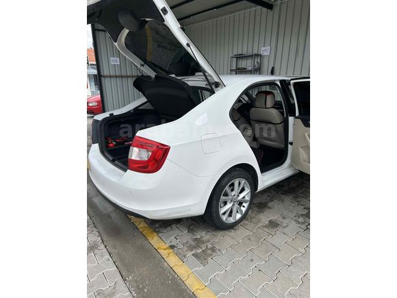 Sahibinden Skoda Rapid 1.4 TSI Elegance 2013 Model İzmir