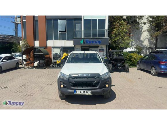 2022 MODEL 4x4 D-MAX