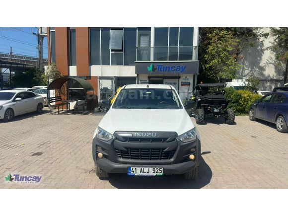 2022 MODEL D-MAX 4x2
