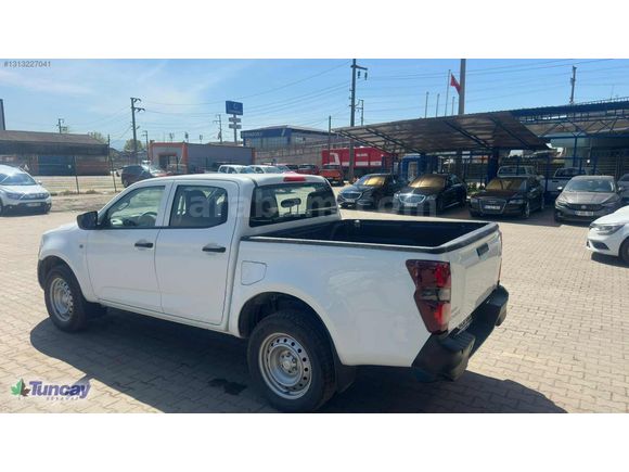2022 MODEL D-MAX 4x2