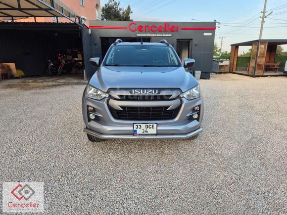 ISUZU SERVİSİNDEN SIFIRDAN TEK EL GENÇELLER GÜVENCESİYLE