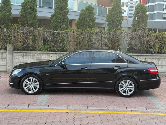 KAYSERİ MERDECES-BENZ E 250 CGI ÇİFT CAM TAV.EMSALSİZ TEMİZLİKTE