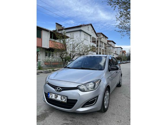 Sahibinden Hyundai i20 1.2 D-CVVT Jump 2012 Model Isparta 147.000 km Gri