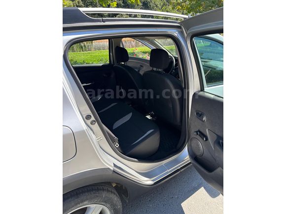 Sahibinden Dacia Sandero 1.5 dCi Stepway 2015 Model 