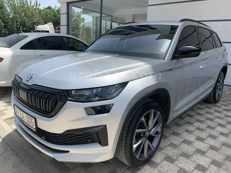 Sahibinden Skoda Kodiaq 1.5 TSI GreenTec Sportline 2022 Model takasa acıgım. Kocaeli