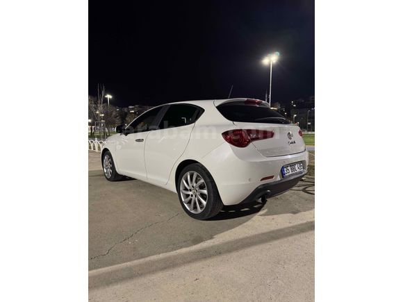 Sahibinden Alfa Romeo Giulietta 1.6 JTD Distinctive 2012 Model 
