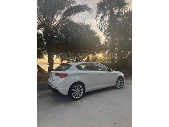 Sahibinden Alfa Romeo Giulietta 1.6 JTD Distinctive 2012 Model 