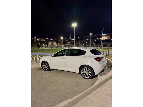 Sahibinden Alfa Romeo Giulietta 1.6 JTD Distinctive 2012 Model 