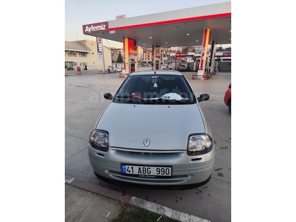 Sahibinden Renault Clio 1.4 RN 2000 Model  227.000 km Gri (Gümüş)
