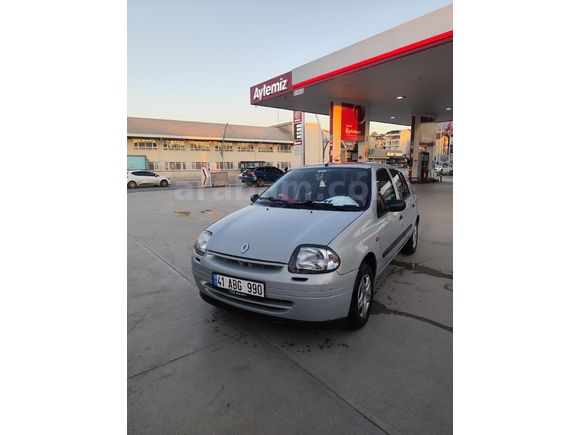 Sahibinden Renault Clio 1.4 RN 2000 Model  227.000 km Gri (Gümüş)