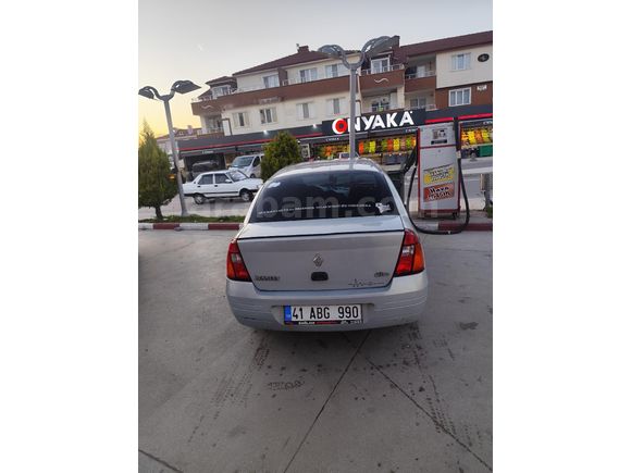 Sahibinden Renault Clio 1.4 RN 2000 Model  227.000 km Gri (Gümüş)