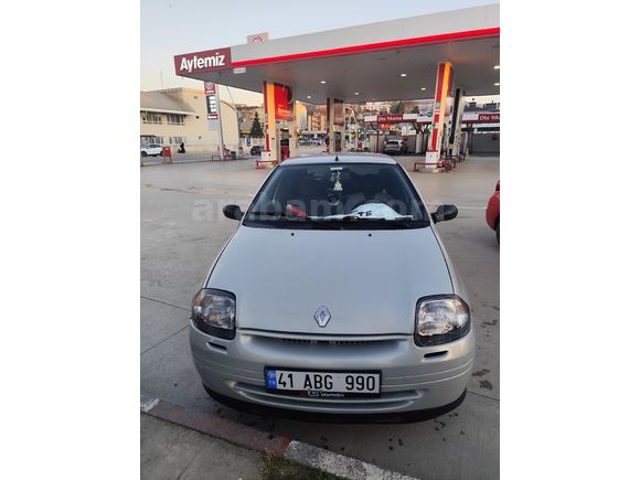 Sahibinden Renault Clio 1.4 RN 2000 Model  227.000 km Gri (Gümüş)