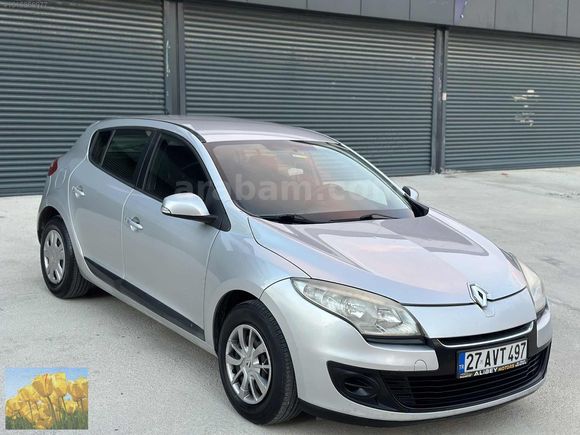 2013 MEGAN 3 BENZİN LPG OTOMATİK