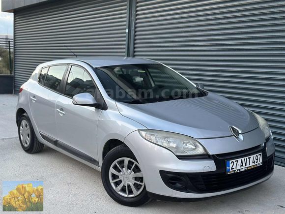 2013 MEGAN 3 BENZİN LPG OTOMATİK