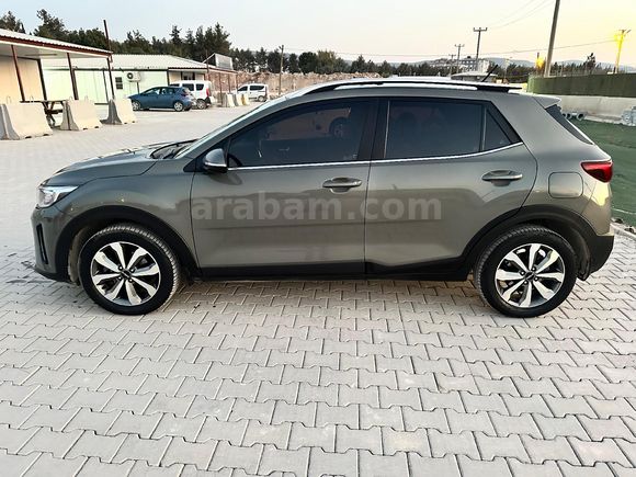 Sahibinden Kia Stonic 1.4 MPI Elegance 2022 Model  20.000 km