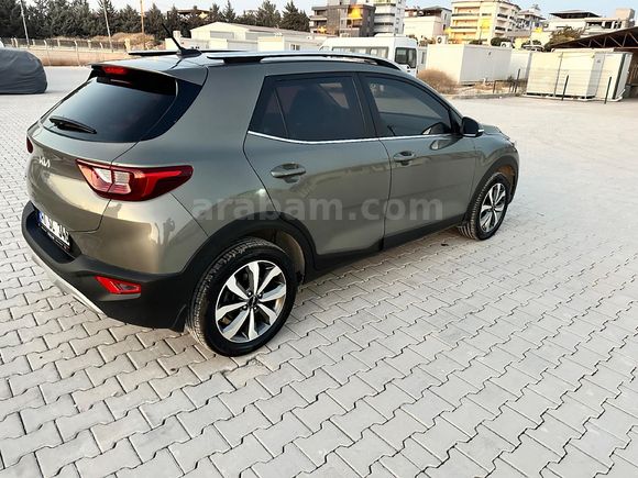 Sahibinden Kia Stonic 1.4 MPI Elegance 2022 Model  20.000 km
