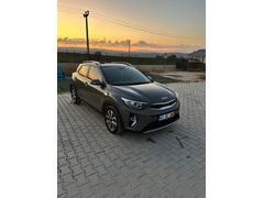 Sahibinden Kia Stonic 1.4 MPI Elegance 2022 Model  20.000 km