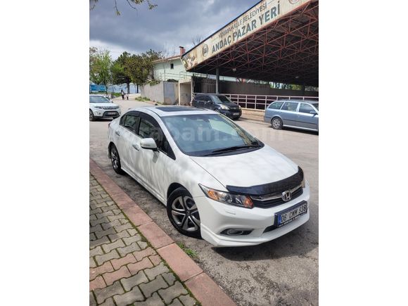 Sahibinden Honda Civic 1.6i VTEC Eco Elegance 2012 Model