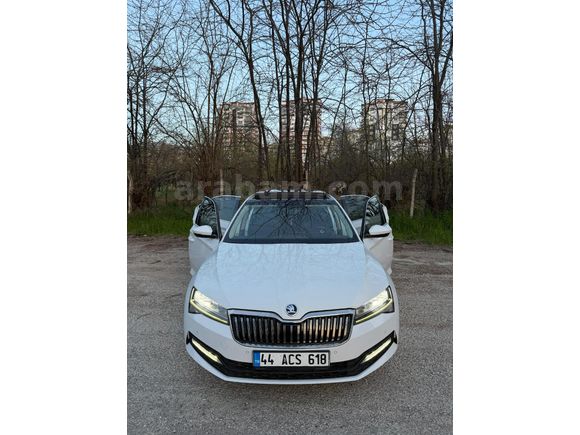 Sahibinden Skoda SuperB 1.5 TSI Elite 2021 Model  133.000 km Beyaz