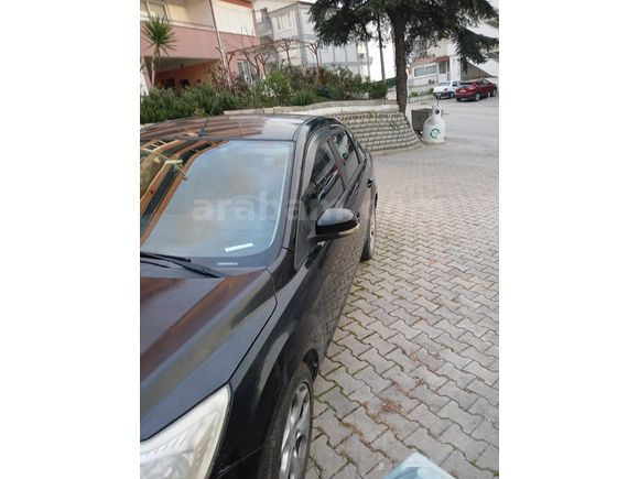 Sahibinden Ford Focus 1.6 TDCi Collection 2011 Model  215.700 km Siyah