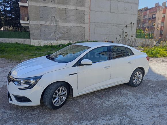 Sahibinden Renault Megane 1.5 dCi Touch 2020 Model  104.000 km Beyaz