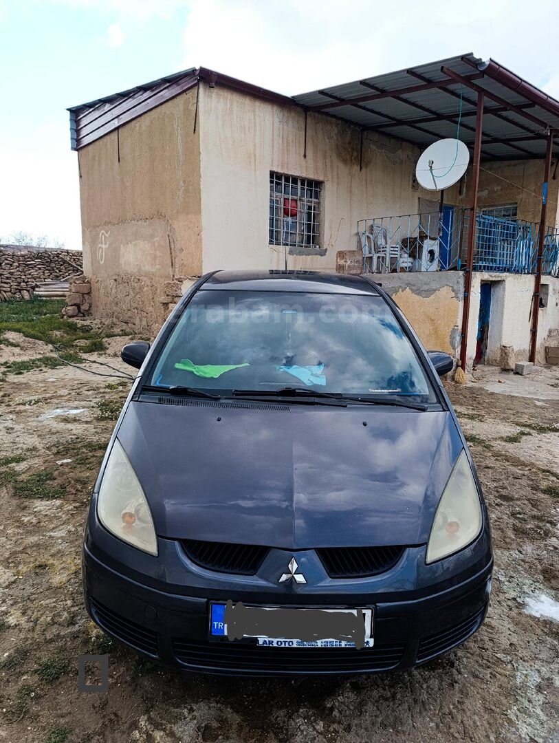Sahibinden Mitsubishi Colt 1.3 Invite 2006 Model Niğde 300.500 km Siyah 2