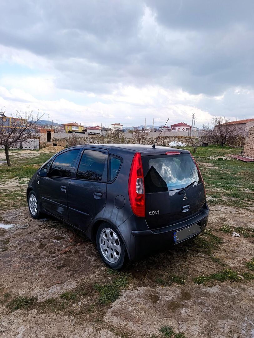 Sahibinden Mitsubishi Colt 1.3 Invite 2006 Model Niğde 300.500 km Siyah 3