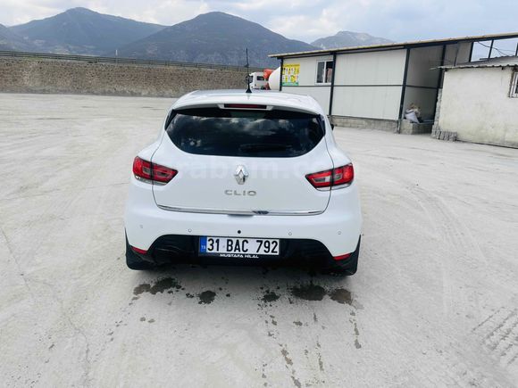 Sahibinden Renault Clio 1.2 Icon 2015 Model  Beyaz