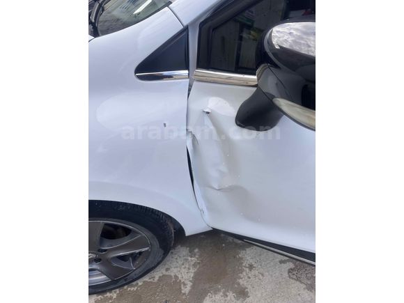 Sahibinden Renault Clio 1.2 Icon 2015 Model  Beyaz