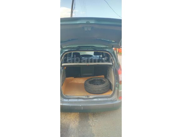Sahibinden Renault Scenic 1.6 Dynamique 2004 Model