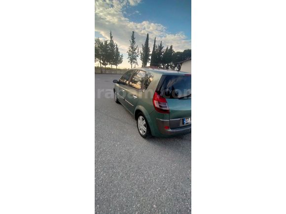 Sahibinden Renault Scenic 1.6 Dynamique 2004 Model