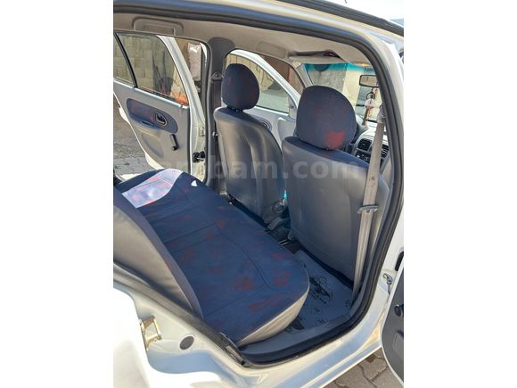 Sahibinden Renault Clio 1.4 RNA 2001 Model