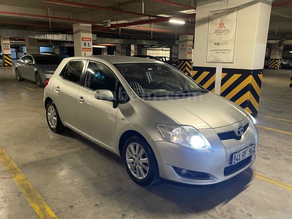Sahibinden Toyota Auris 1.4 D-4D Elegant 2008 Model 